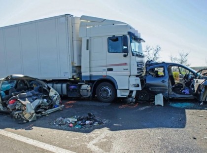 1 PERCE ÉRKEZETT:Hatalmas baleset ! Közel 5 km-es a torlódás, sávzárás.A helyszínelés jelenleg is tart, a torlódás közel 5 kilométeres.
