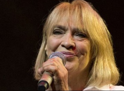 1 perce érkezett! Ma reggel jött a hír Kovács Katiról:Gyertyát is gyújtottak. Rengetegen küldik most jókívánságaikat.