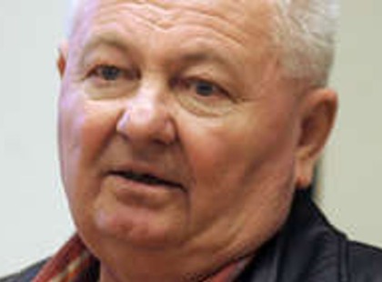 Döbbenetes látvány a temetőben!A temetőben jártunk, még a szó is elakadt bennünk, amikor megláttuk Stadler József különleges sírkövét