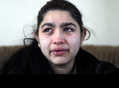 Ez a 15 éves lány szült tegnap a Borsod megyei faluban, majd a hideg udvaron hagyta a babát, akit megfagyhatott