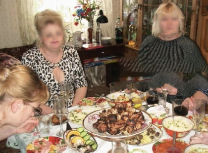 Ezt ki kell írnom magamból: Az anyósom nem hívott meg a születésnapjára, mert “mindig gagyi ajándékot viszünk”, majd egy Facebook-fotóból kellett rájönnünk, hogy…