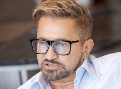 Brutális tűz ütött ki Jákob Zoltán műköröm-alapanyag raktárában: a tűzoltók küzdenek a lángok megfékezéséért