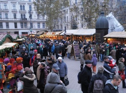 Tegnap kilátogattunk a családdal a Budapesti Adventi és Karácsonyi Vásárra.. BÁR NE tettük volna.. Még most se tértünk magunkhoz attól, amit OTT TÖRTÉNT! EZT figyeljék: