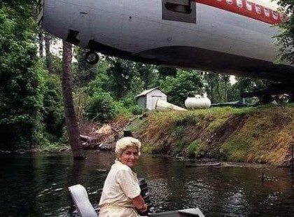 A nő egy Boeing 727-est varázsol álmai otthonává, de várd meg, amíg meglátod, hogyan néz ki a videó belsejében kommentben ?