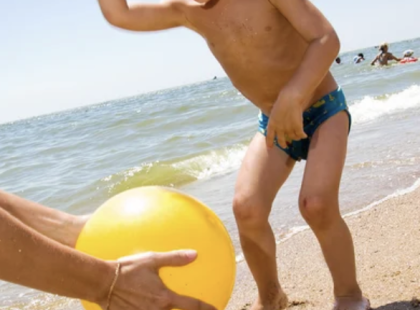 Felfoghatatlan ami velünk történt: Miután eltemettem feleségemet, nyaralni vittem a fiamat – elállt a lélegzetem, amikor azt mondta: „Apa, nézd, anya visszajött!”