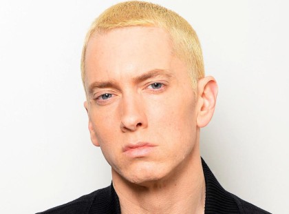 Most érkezett a hír, és sajnos szomorúan kell közölnünk, hogy már nincs közöttünk. Ő már nem harcol tovább, szervezete feladta a küzdelmet.Gyászol Eminem: nagyon megviselte a szörnyű tragédia
