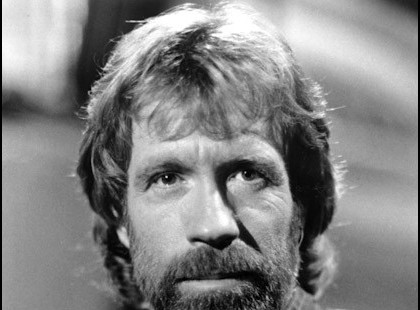 Meghalt!Álmában hunyt el ! Gyászol Chuck Norris : nagyon megviselte a szörnyű tragédia