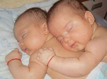 Holnap lesznek barátnőm ikrei 1 évesek – fájdalmas születésnap