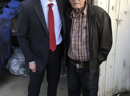 Egy idős tanár meghívta a fagyoskodó fiút egy tál levesre – 7 évvel később a fiú olyan dolgot tett érte, amitől elállt a szava!