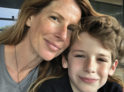 Visszatértem a szülővárosomba a fiammal, de a régi barátaim döbbenten néztek rá – csak később derült ki, miért