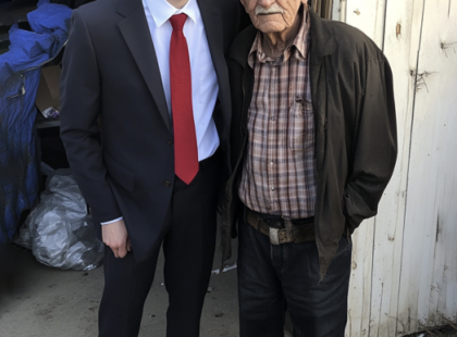 Egy idős tanár kifizette egy fagyoskodó fiú ételét – Hét évvel később a fiú meghálálta neki