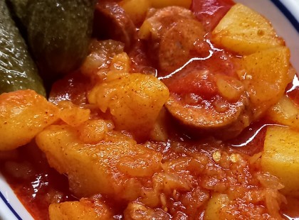 Szégyen vagy sem, nagyon szeretjük a paprikás krumplit, ha a család ezt kér, hát ez készül hétvégén i