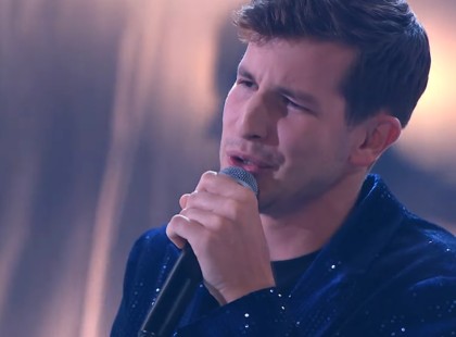 László Attila mindenkit lenyűgözött csodálatos hangjával, amikor elénekelte az Apostol slágerét