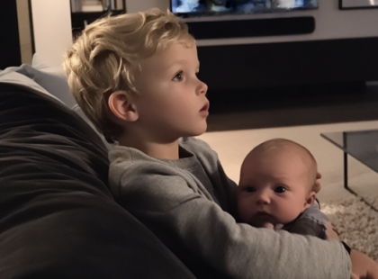 A legjobb barátnőm 1 órára bízta rám a gyerekeit – hét év után láttam újra...
