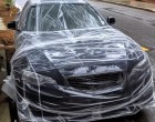 A szomszédaim fóliába csomagolták az autómat, miután megkértem őket, hogy ne parkoljanak a helyemre — de én nem hagytam annyiban