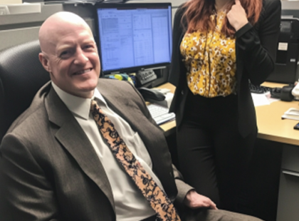 ? A volt férjem nekem hagyta az egész vagyonát, a fiatal szeretője és az újszülött gyermeke pedig semmit sem kapott – Nekik kellene adnom? ?
? Amikor az ügyvéd felhívott, hogy közölje, én örököltem a volt férjem teljes vagyonát, az első gondolatom az volt:
