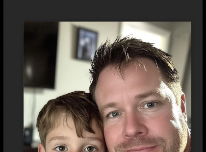 Egyedül nevelem a kisfiamat, de amikor elkezdtek eltűnni a zoknik, a rejtély nyomába eredtem – amit felfedeztem, ledöbbentett! ??