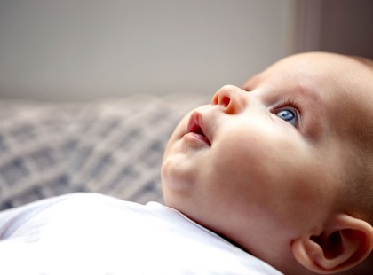 Borzalmas tragédia: meghalt egy csecsemő a szigetvári postán