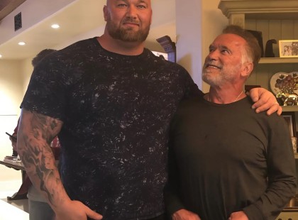 A 206 cm magas színész feleségül vette a mindössze 157 cm magas nőt: így néz ki a felesége