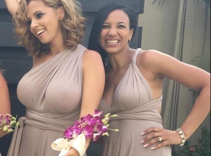 A legjobb barátnőm ebben a ruhában jelent meg az esküvőmön... mindenki Őt nézte...a férjemmel pedig kettesben elvonultak....
Azt hittem, ez lesz életem legszebb napja, de Réka mindent tönkretett. Egy kihívó ruhában jelent meg, és mindenki őt bámulta. Még a férjem is percekig bámulta! A vendégek sugdolóztak, én pedig egyre dühösebb lettem. Nem hagyhattam, hogy ellopja a figyelmet! Kitaláltam egy tervet, hogy megszégyenítsem. A végén ő volt az, aki kínosan érezte magát. Olvasd el, hogyan fordítottam vissza a helyzetet a javamra!
Az első hozzászólásban elmesélem az egész történetet… ?