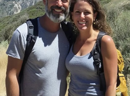 Tíz évet töltöttem egy férfival élettársi kapcsolatban, és őrülten szerettem. De egy nap rájöttem, hogy megcsalt, és úgy döntöttem, elhagyom. Megházasodott, apává vált, én pedig egyedül maradtam.Nemrégiben megtudtam, hogy elhunyt. De ő minden vagyonát nekem hagyta, nem a gyerekeinek és a feleségének. Amikor megtudtam, miért tette ezt, sokkolódtam. ?Elmondom a nehéz történetemet a linkben a kommentek között ??