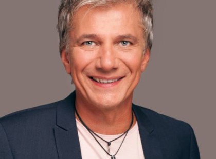 Bochkor Gábor címlapon szerepel Várkonyi Andreával közös, 18 éves lányával! Nóra igazi szépség ezen a fotón: