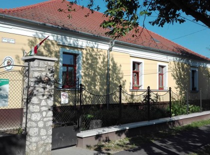 A falu ahol, 200 ezer forintért árulják a házakat nagy portával és megművelhető kerttel!