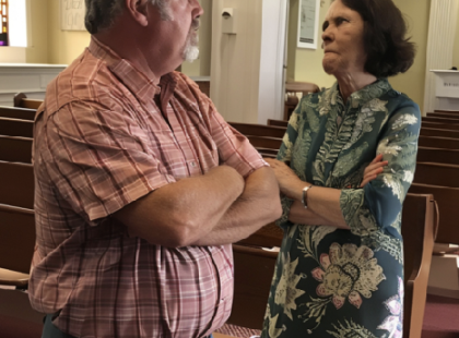 ? A SZÜLEIM ELHAGYTAK A HÚGOM KARRIERJÉÉRT – 12 ÉVVEL KÉSŐBB RÁJÖTTEK, HOGY GAZDAG VAGYOK! MOST VISSZA AKARNAK TÉRNI AZ ÉLETEMBE... ?
