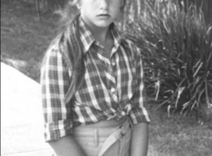 Gyerekkorában „pufóknak” nevezték, és állandóan piszkálták. Még a saját édesanyja is kritizálta a külsejét. Apja elhagyta, nehéz gyermekkora volt, de sikerült nagyszerű színésznőnek lennie, és az egész bolygó csodálta a szépségét. Még nagyon fiatal volt, amikor elhatározta, hogy soha többé nem áll szóba az édesanyjával, és az esküvőjére sem hívta meg. Íme az izgalmas történet