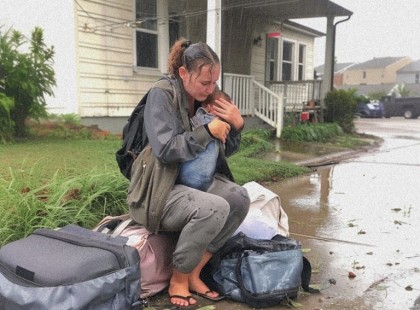 A férjem kitett engem és az újszülött kislányunkat az otthonunkból, mert az anyósom ezt parancsolta neki