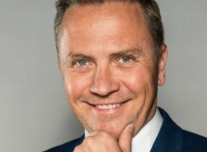 Gönczi Gábor csinos feleségét és 2 tündéri gyermekét is lefotózta! Íme Ildi, Gréti és Áron