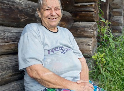 ? — Anya, ne hívj minden nap! Egész nap dolgozom, aztán a gyerekekkel és a házzal kell foglalkoznom. Most nem tudok menni! — kiabáltam a telefonba. — És ne hívj többet!
Letettem a telefont. Három nap telt el. Anyám nem hívott, és ez kezdett aggasztani. ?
Aznap már nem bírtam tovább, és úgy döntöttem, hogy elmegyek hozzá.
Amikor megérkeztem, az ajtó zárva volt. Kopogtam, de senki sem válaszolt. Rossz érzésem támadt, és úgy döntöttem, hogy a kulcsommal nyitom ki az ajtót. ⬇️⬇️⬇️
‼️‼️‼️⚠️⚠️⚠️ Olvassa el a teljes történetet, és nézzen meg több fényképet a hozzászólásokban található linken ⬇️⬇️⬇️???