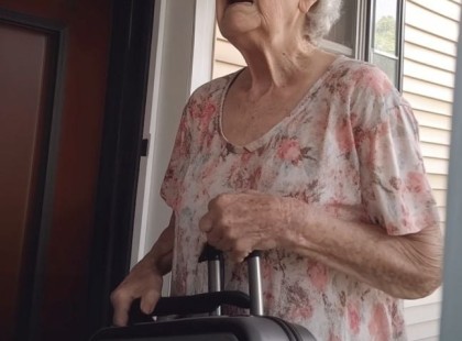 Az egyetlen fiam egyik nap rám parancsolt, hogy kezdjem el összekészíteni a táskáimat...