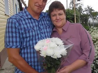 A születésnapomon a férjem még csak fel sem köszöntött. Ajándékról ne is beszéljünk. A kollégáim a munkahelyemen igazi kis ünnepséget szerveztek, de mélyen legbelül mégis szorított valami – János, a férjem, egész nap nem hívott, nem írt, semmit.