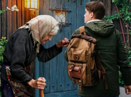 Amikor a fiú meglátta, KI NYITOTTA KI AZ AJTÓT, SZÓ SZERINT LEBÉNULT A SOKKTÓL!