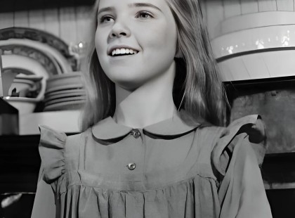 ? ? Most 61 éves, és ma próbálj meg nem mosolyogni, amikor meglátod: ? Íme ez a híres művész, biztos vagyok benne, hogy ismered. ? Ő a legszebb és legstílusosabb nő a mi korunkban.