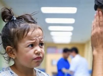 ❗Ez a kislány 5 év után ébredt fel a kómából... és amit először mondott, attól lefagyott mindenki!? „Menj innen, anya!” – kiáltotta. Aztán az orvosnak elárult valamit, amit senki sem akart elhinni…???