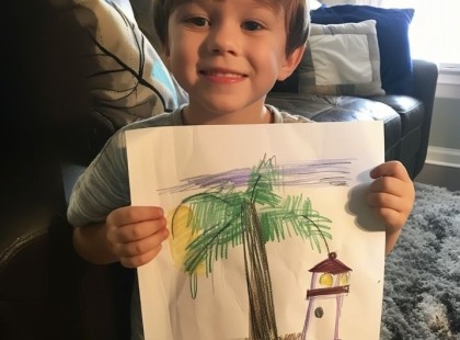 Örökbe fogadtam egy 4 éves kisfiút. Minden tökéletesnek tűnt, amíg meg nem mutatta a rajzát