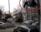 Egy 80 éves idős asszony kizuhant a hatodik emeletről, felkelt, mintha mi sem történt volna, és… visszament a lakásába! Videó: