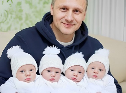 Négy egészséges kisbaba sírt fel a kórteremben… de az anyjuk sosem hallhatta őket…