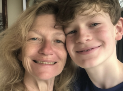 15 évig úgy neveltem a húgom fiát, mintha a sajátom lenne – aztán egy autóval visszavásárolta tőlem