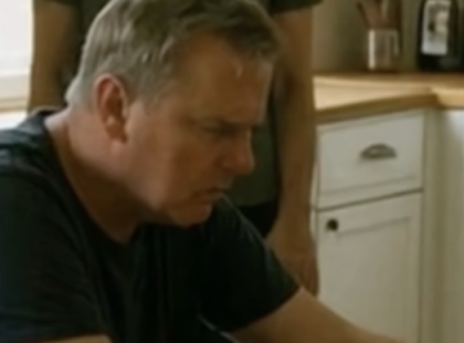 Én nem eszem kétszer ugyanazt!” – üvöltötte a nevelőapám