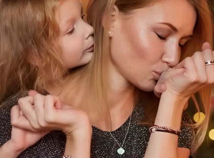 Anya, hol van az a bácsi, akivel titokban járunk apu elől