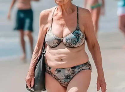 72 éves csinos Nőt szólítottam le a strandon, hogy nem -e túl merész a fürdőruhája.. a válaszán lementem hídba