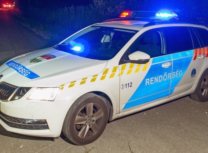 Vajúdó kismamán segítettek a rendőrök a reggeli csúcsban