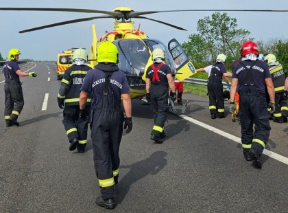 Óriási baleset az autópályán! Közel 10 km-es a torlódás.....,több mint 1 óra az átjutási idő.