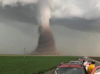 Itt a világvége! Hatalmas tornádó volt Romániában is - videó