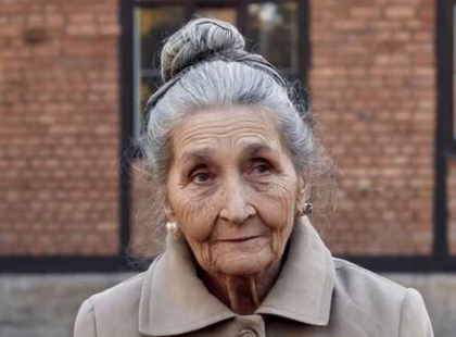 Ott állt az iskola előtt minden délután…