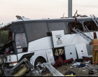 Tömegszerencsétlenség történt, sok a sérült - Felborult egy busz Kungyalunál