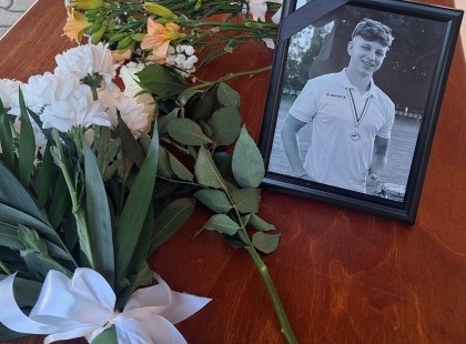 De Te már mész. Már nem állsz meg” – kiszállt a kocsijából az M1-es autópályán a 22 éves Olivér, halálra gázolta egy nő. Részletek lent ?